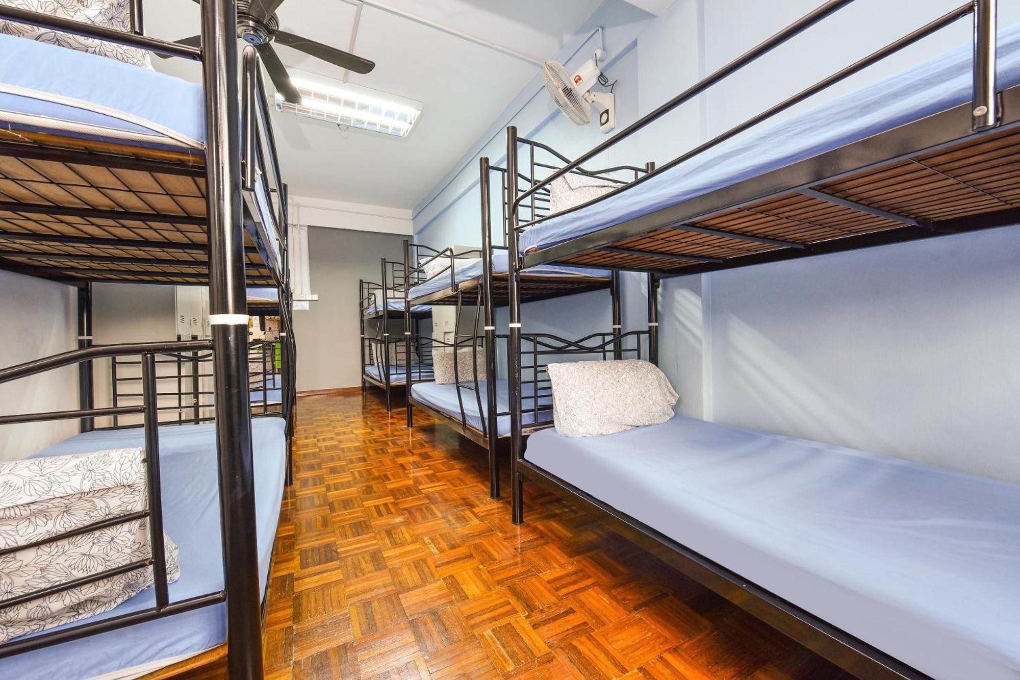 Spot On 89872 Kuantan Backpackers Hotell Exteriör bild