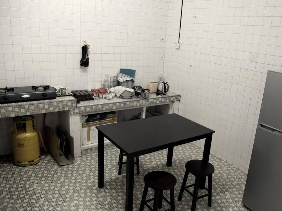 Spot On 89872 Kuantan Backpackers Hotell Exteriör bild